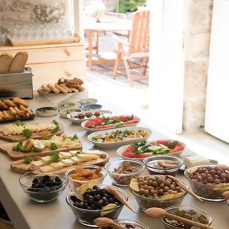 Ajlan Hotel *